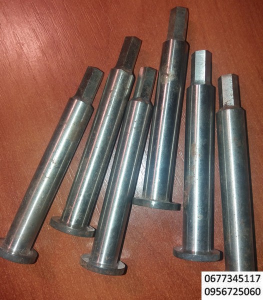 Прошивка,  битка, бита, долбяк,пуансон, шестигранная ,внутренний шестигранник, Прошивной инструмент (оснастка и прошивки), м2,м3,м4,м5,м6,м7,м8,м10,м12, олх, прошивки внутренних шестигранников ,выдавливание внутреннего шестигранника, оснастки для прошивки шестигранника,Прошивка для внутренних отверстий - это инструмент, у которого передняя направляющая часть обладает формой идентичной заданному отверстию, в то время как задняя часть представляет собой цилиндрический хвостовик для крепления в прошивной головке. Прошивка на токарном станке, прошивка на сверлильном станке, прошивка на прессе, Прошивные головки и прошивки BRIGHETTI. Долбяк прошивка шестигранников, долбление отверствия, , биты для прошивки шестигранника, , ротационные прошивки, протяжки и прошивки, шестигранные отверствия,Перед процессом прошивания, необходимо получить отверстие на заготовке, превышающее (от 0,1 до 0,3 мм) по размеру готовое фасонное отверстие, более глубокое в глухих отверстиях для выхода стружки.  swiss type rotary broach tool holder ,продавливание отверствий,долбяк шестигранный, прошивки шлицевые из стали, прошивки из твердосплава, отверствия под ключ,При выполнении особенно сложной обработки, рекомендуется использовать соответствующую СОЖ для резания. Прошивная головка - это инструмент для быстрого изготовления многогранных отверстий различной формы ,